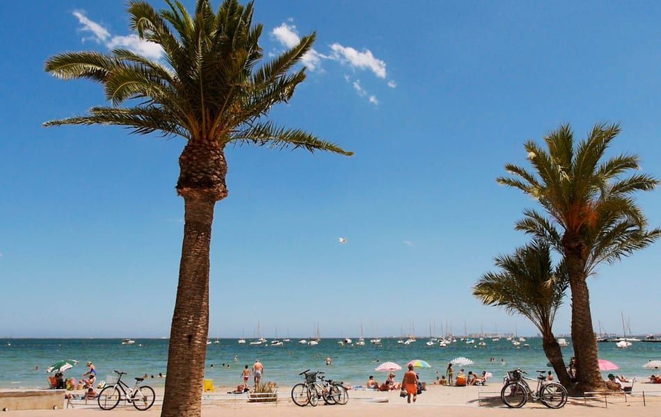 La Región de Murcia se prepara para la posible apertura de sus playas en la fase 3