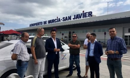 El Alcalde de San Javier defiende a los taxistas