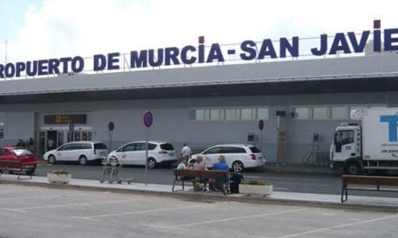 Los turistas echarán de menos “las vistas al mar” del aeropuerto  de San Javier