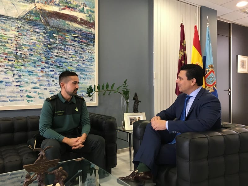 El Alcalde de San Javier recibe al nuevo Teniente-Comandante del Cuartel de la Guardia Civil