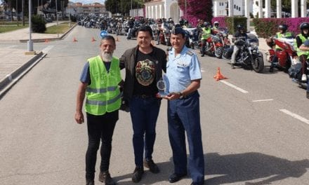 El coronel director Miguel Ivorra de AGA San Javier recibió en la Academia a la caravana de motos del Hot Rally 2019