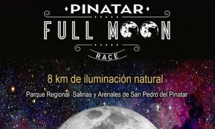 Una carrera bajo la luna llena en San Pedro del Pinatar