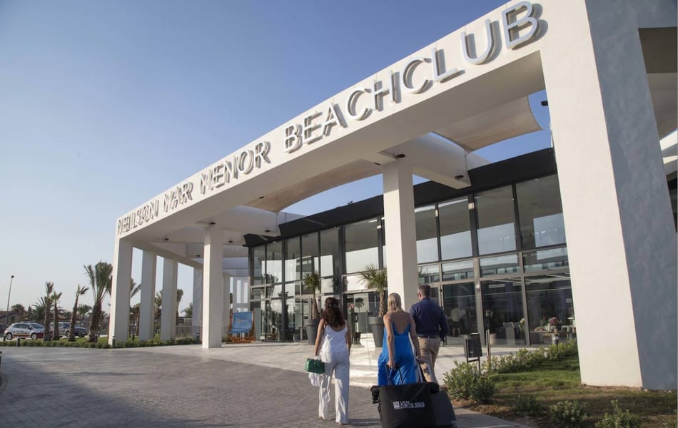 Cartagena empieza a solucionarle al Hotel Mar Menor Beach Club de Los Urrutias los problemas que los vecinos llevan denunciando años