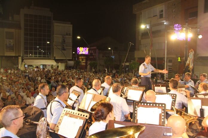La Unidad de Música de la Academia General de Aire homenajea a la Virgen del Carmen en San Pedro del Pinatar