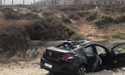 Dos heridos al caer con el coche a una playa en La Manga del Mar Menor
