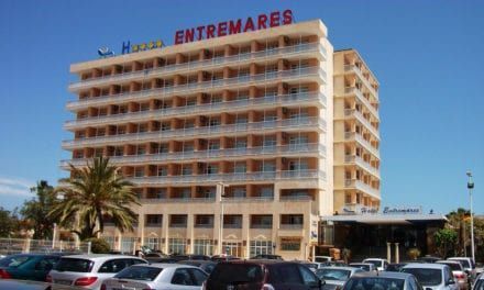 Coronavirus La Manga: El Hotel Entremares de La Manga del Mar Menor deja a 50 jubilados en la calle