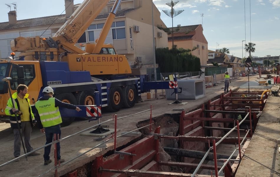 El ayuntamiento de Los Alcázares continua las obras de reparación de los colectores pluviales