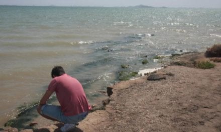Vecinos denuncian el mal estado de las playas de Los Urrutias