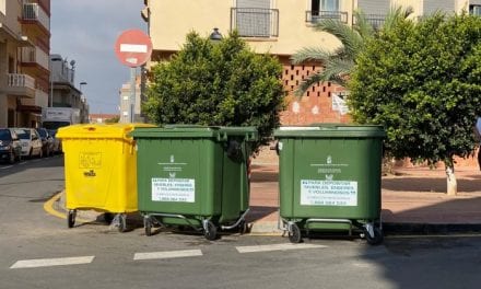 El servicio de recogida de basura renueva contenedores del centro urbano y otras zonas en San Pedro del Pinatar