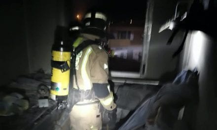 Policía Local de San Javier rescata a dos mujeres, una de ellas en estado grave, por las quemaduras sufridas en el incendio de su casa