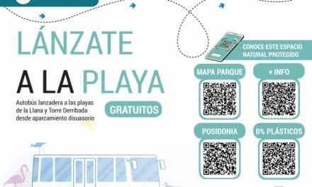 Continúa el servicio de autobús gratuito a las playas de La Llana y Torre Derribada durante el agosto 2020