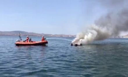 Herido por quemaduras un hombre de 54 años en el incendio de una embarcación en Isla Perdiguera Mar Menor