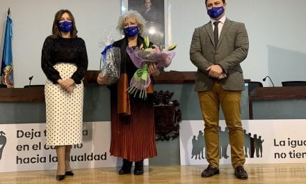 La doctora Querubina Meroño recibe el Premio 8M de San Javier
