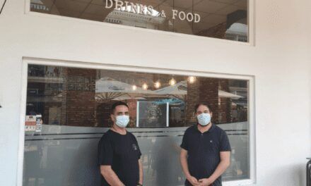 ‘La Cafetería’ abre sus puertas en Río Nalón en Los Alcázares