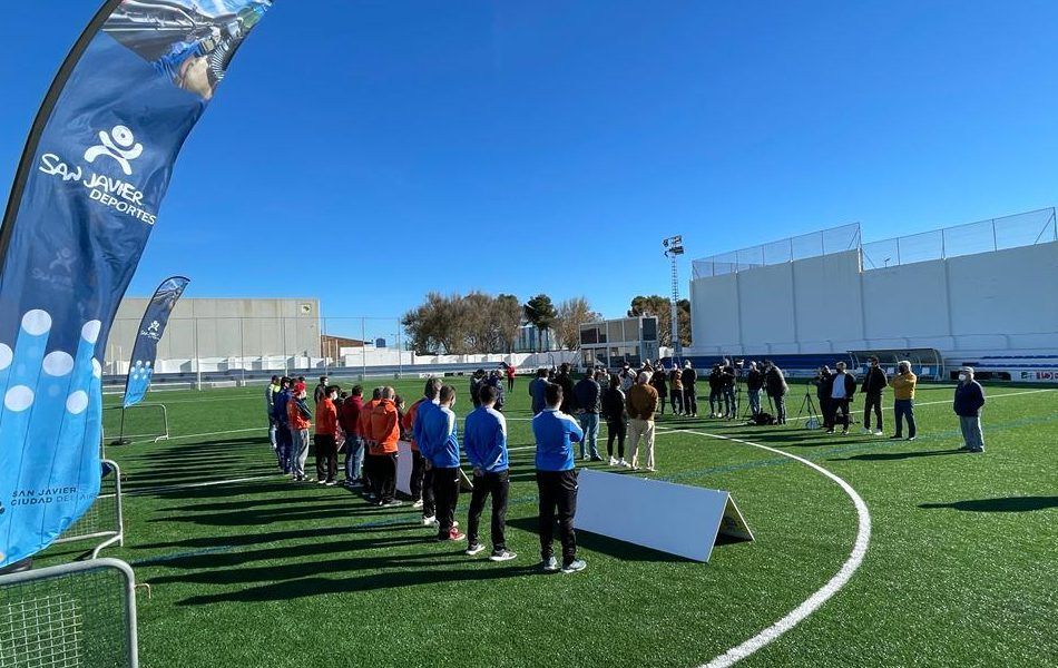 El Estadio Pitín de San Javier estrena nuevo césped