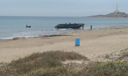 Detenido en La Manga del Mar Menor al llegar con una ‘narcolancha’ a la playa de Entremares