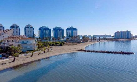 Proyectan la construcción de 116 apartamentos turísticos en tres edificios de La Manga del Mar Menor