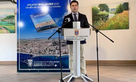 El alcalde, José Miguel Luengo Gallego presenta el Anuario 2021 “San Javier. Un año de retos y oportunidades