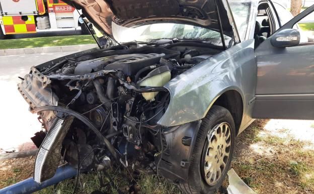 Accidente de coche San Javier: Impacta contra un àrbol y da positivo después en control de drogas