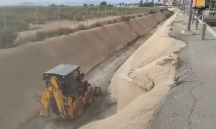 Los Alcázares: ayuntamiento refuerza las labores de mantenimiento de canales y redes de pluviales