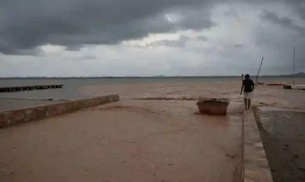 Las lluvias dejan graves inundaciones en el Mar Menor