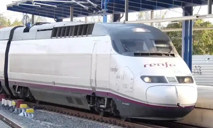 Renfe Murcia emite 38.000 abonos gratuitos para trenes en la Región