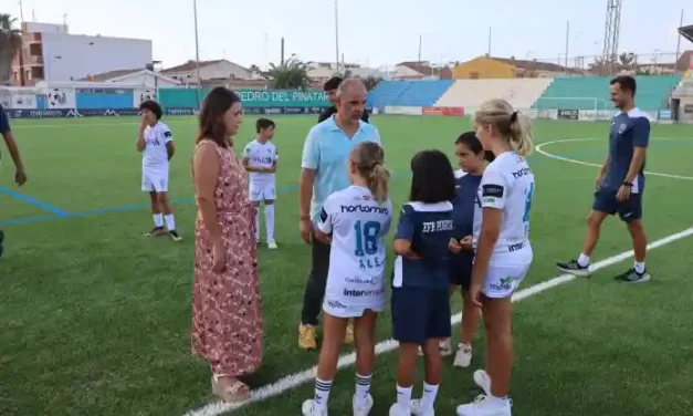 El Campo de Fútbol de Lo Pagán con un nuevo césped artificial